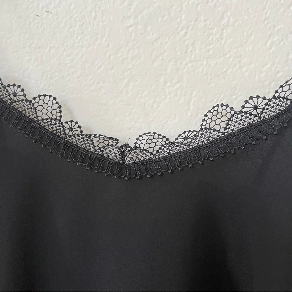 BCBG Black Lace Trim Camisole Crop Top Loose Flowy Cropped Cami tank XS NWOT - Picture 6 of 10
